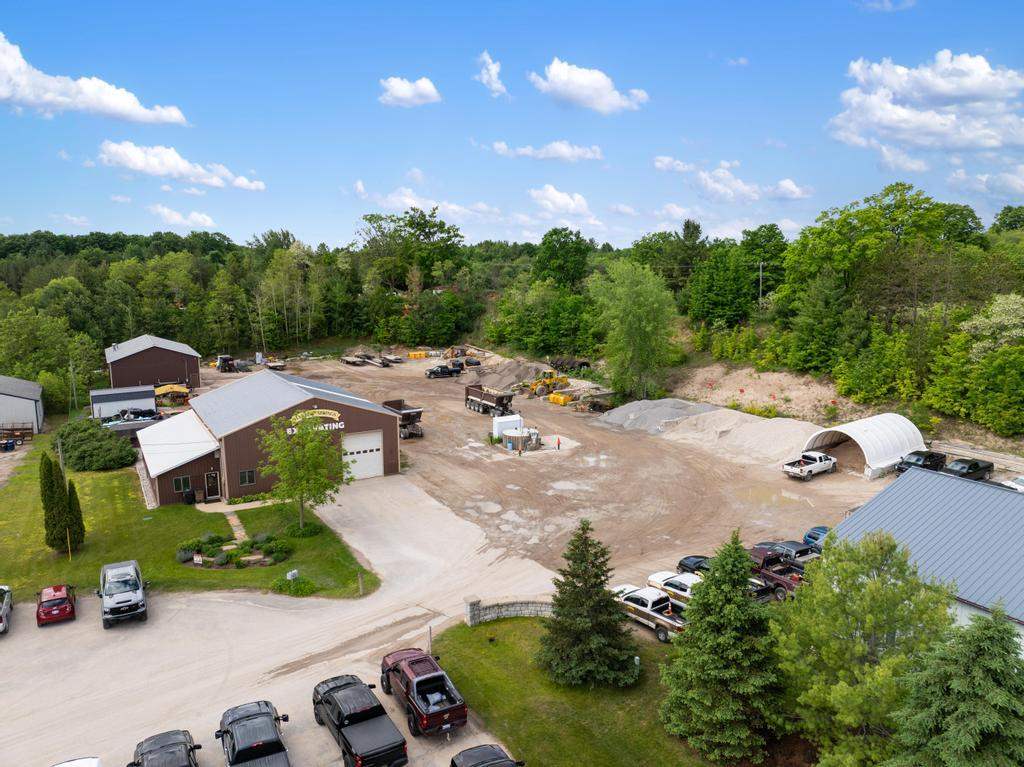 1084 Mcbride Drive Harbor Springs MI 49740