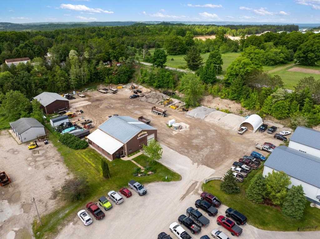 1084 Mcbride Drive Harbor Springs MI 49740