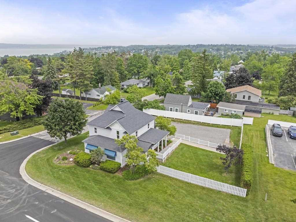 1003 Spring Street Petoskey MI 49770