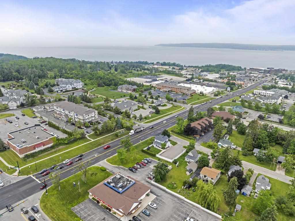 1003 Spring Street Petoskey MI 49770