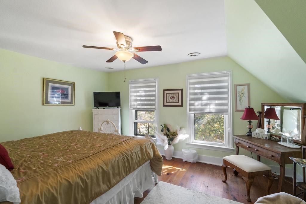 113 Michigan Avenue Charlevoix MI 49720