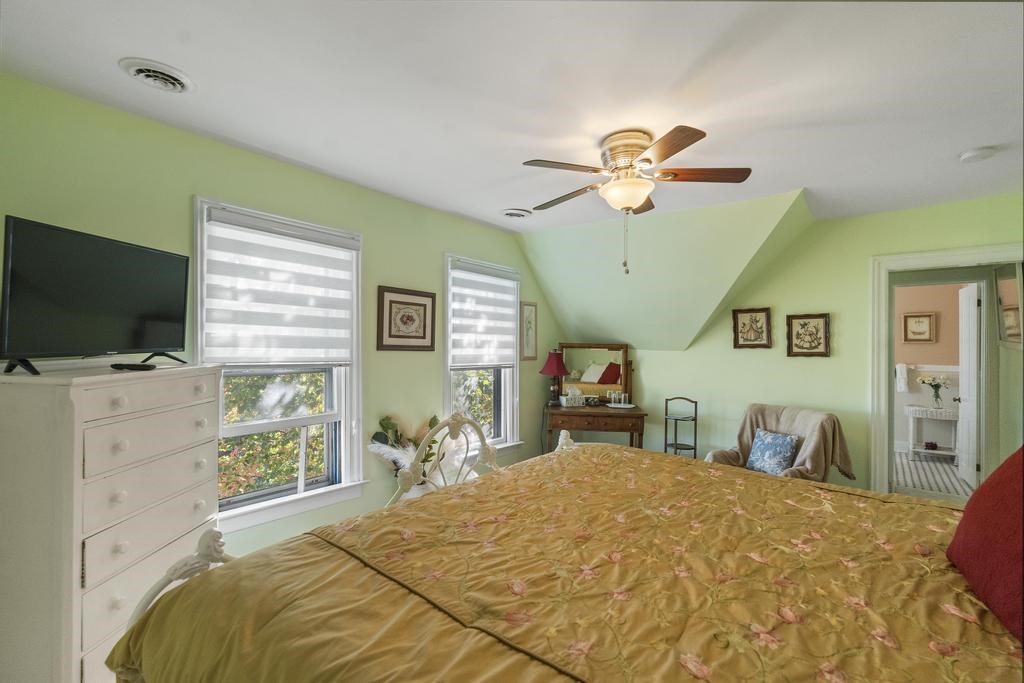 113 Michigan Avenue Charlevoix MI 49720