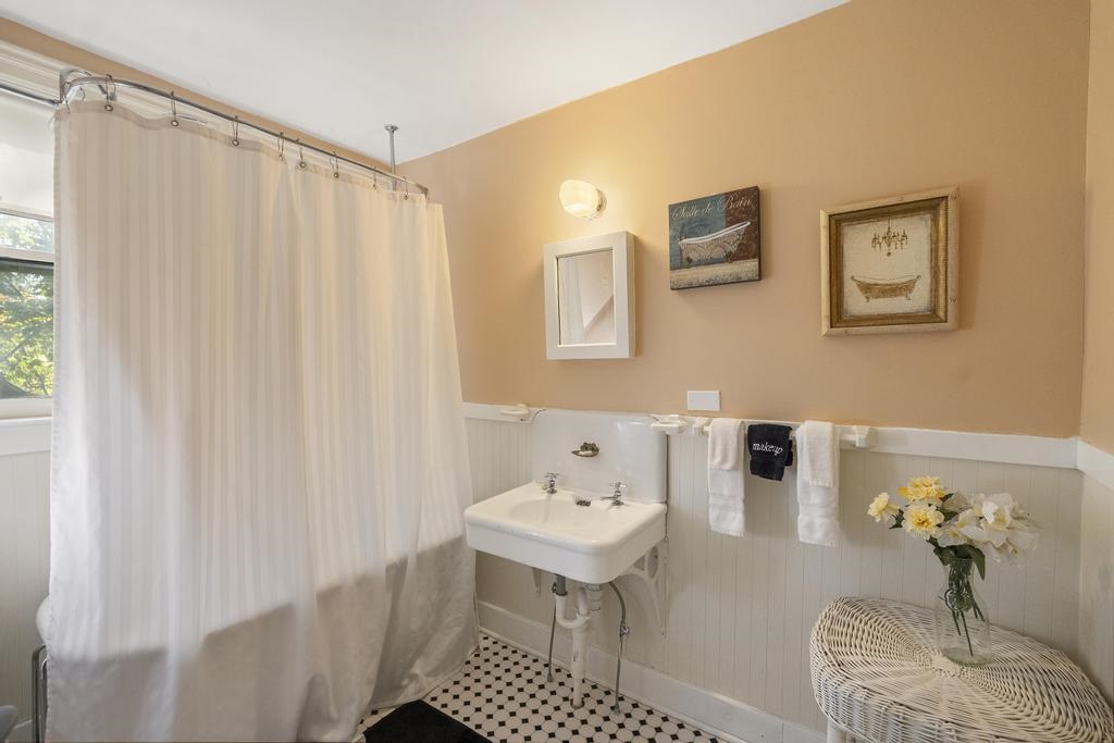 113 Michigan Avenue Charlevoix MI 49720