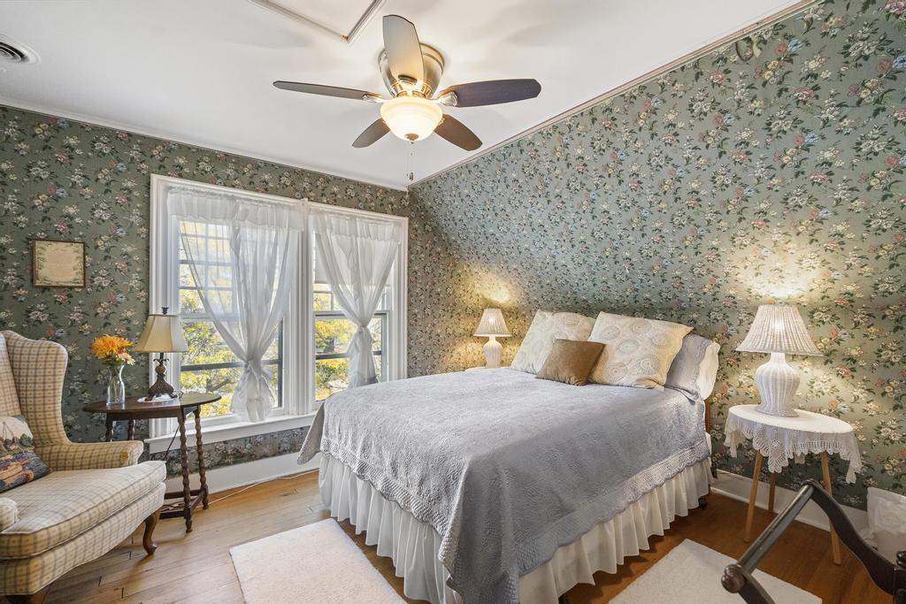 113 Michigan Avenue Charlevoix MI 49720