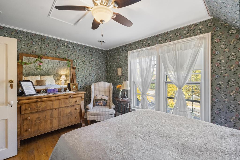 113 Michigan Avenue Charlevoix MI 49720