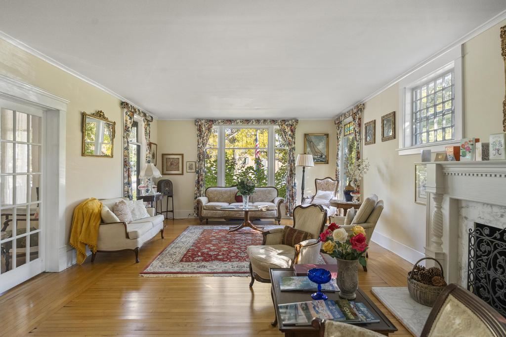 113 Michigan Avenue Charlevoix MI 49720