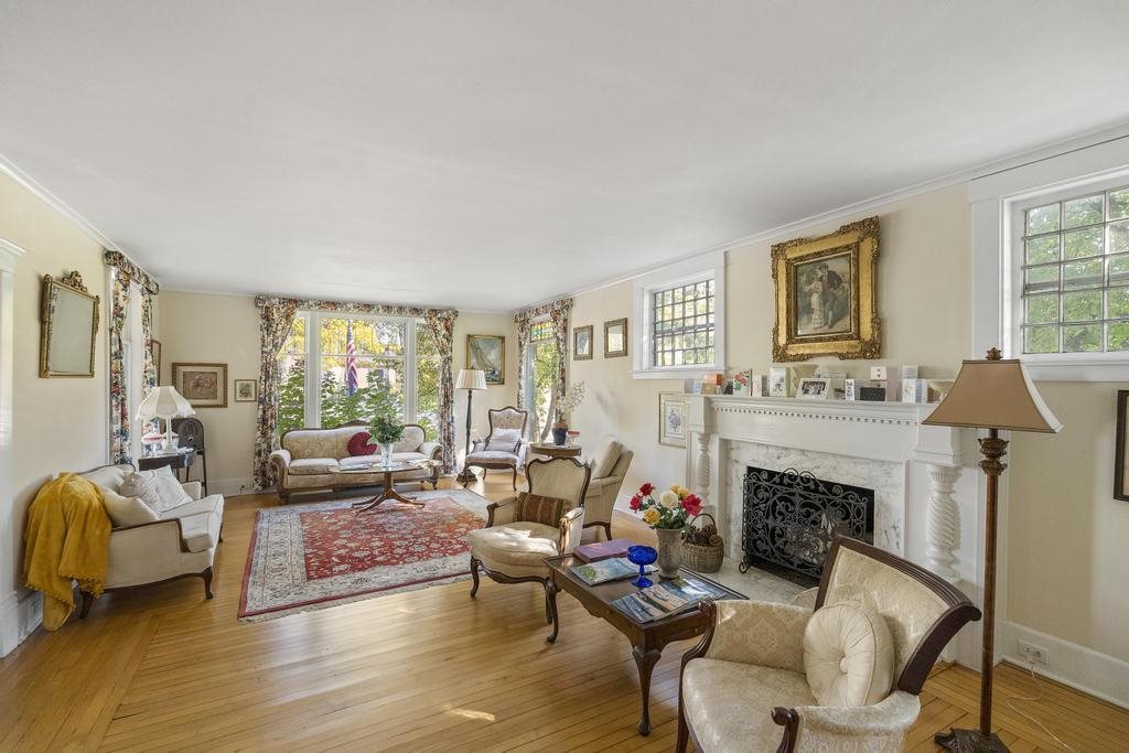 113 Michigan Avenue Charlevoix MI 49720