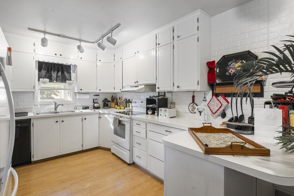 113 Michigan Avenue Charlevoix MI 49720