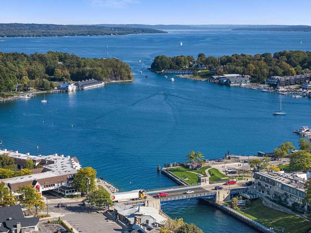 113 Michigan Avenue Charlevoix MI 49720