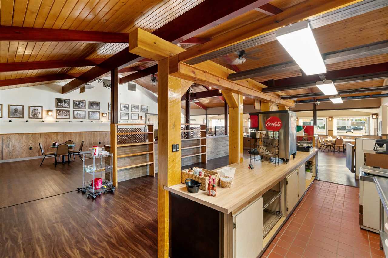 698 Us 2 St. Ignace MI 49781