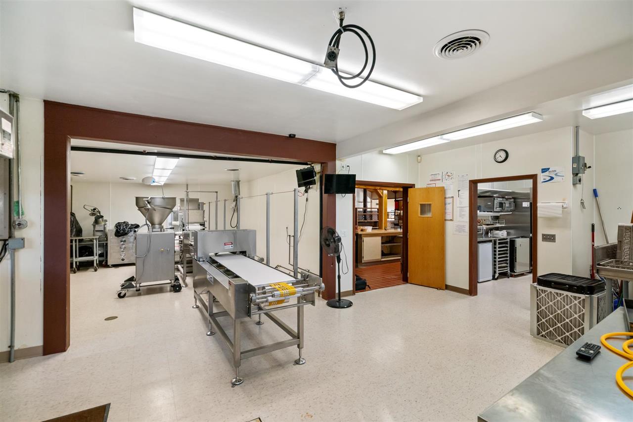 698 Us 2 St. Ignace MI 49781