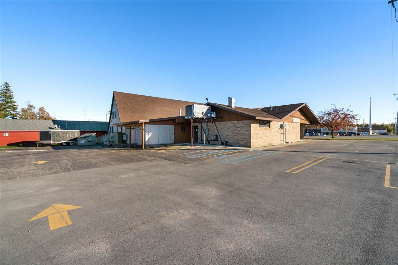 698 Us 2 St. Ignace MI 49781