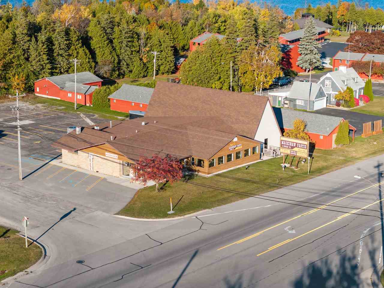 698 Us 2 St. Ignace MI 49781