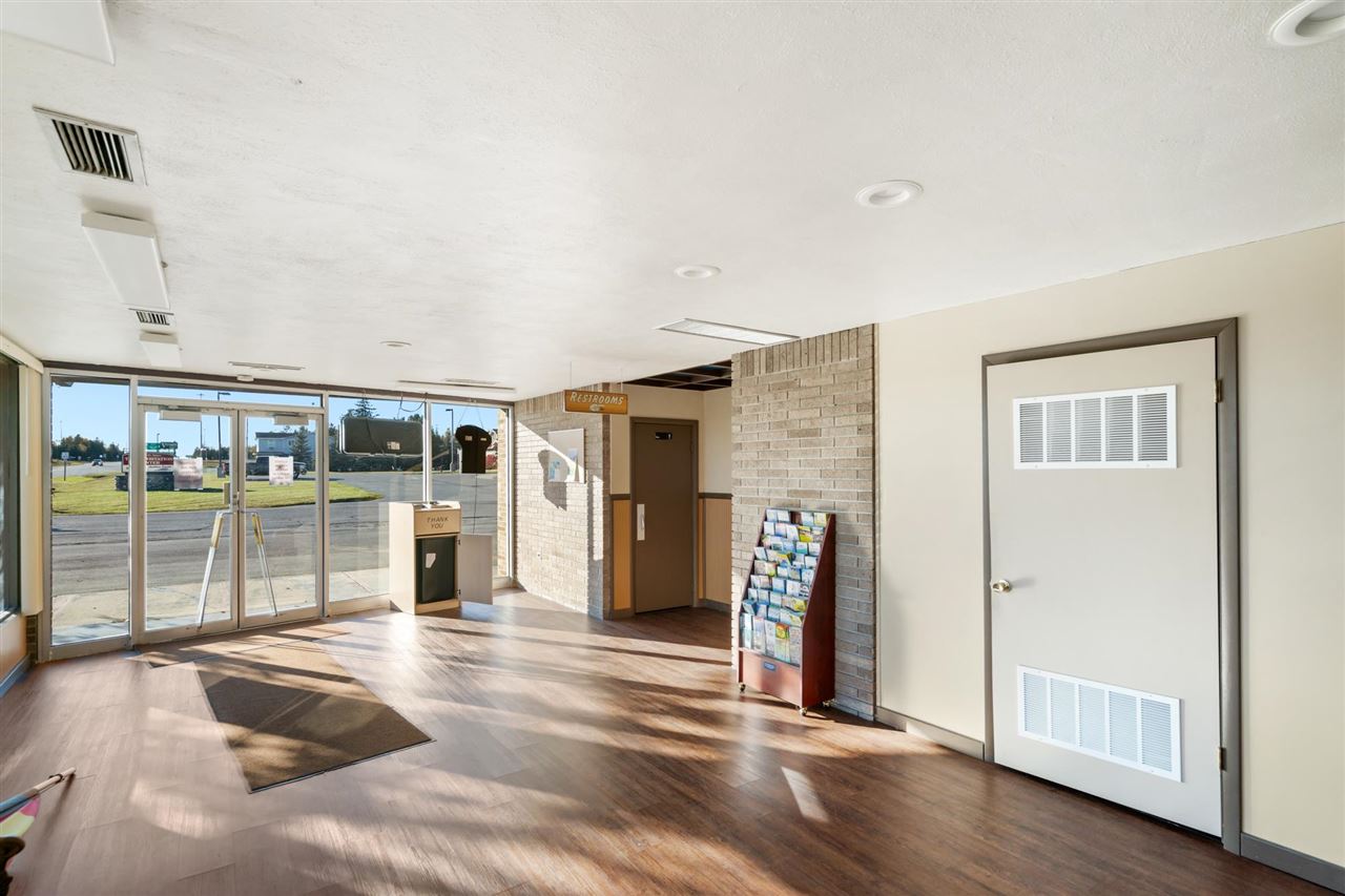 698 Us 2 St. Ignace MI 49781