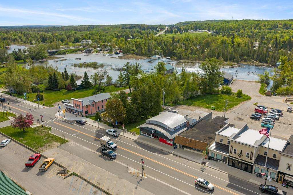 7515 S Us 31 Highway Alanson MI 49706