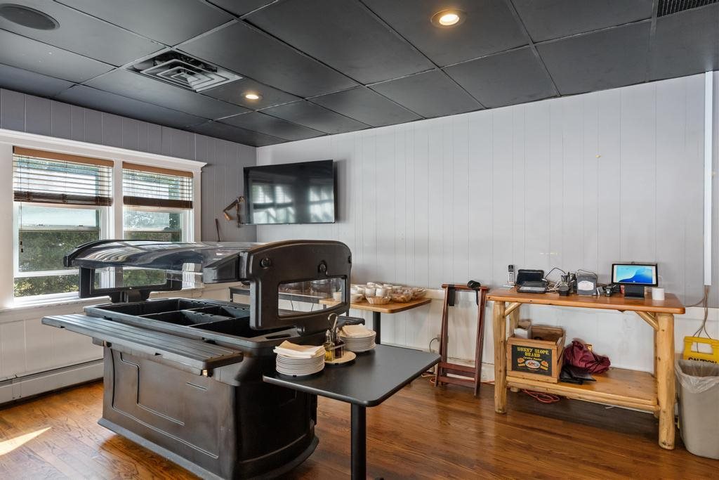 7515 S Us 31 Highway Alanson MI 49706