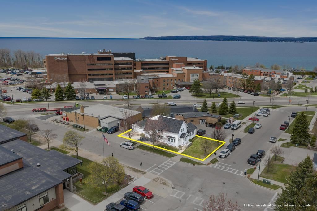 602 Jackson Street Petoskey MI 49770