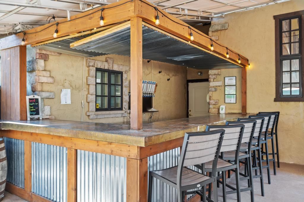 6352 N Lake Shore Drive Harbor Springs MI 49740