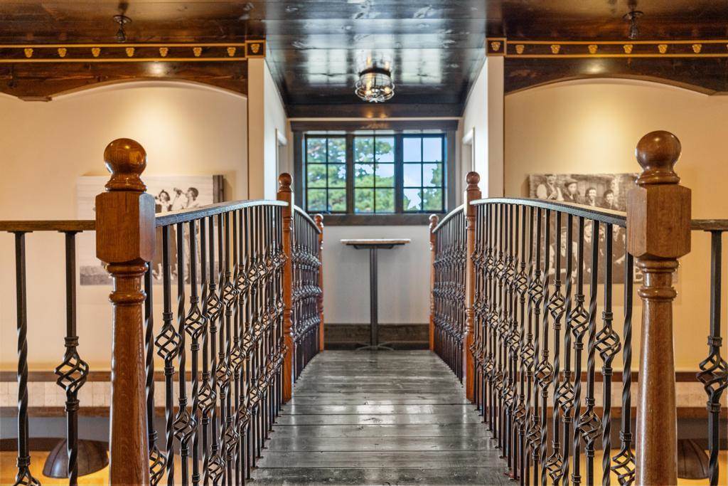 6352 N Lake Shore Drive Harbor Springs MI 49740