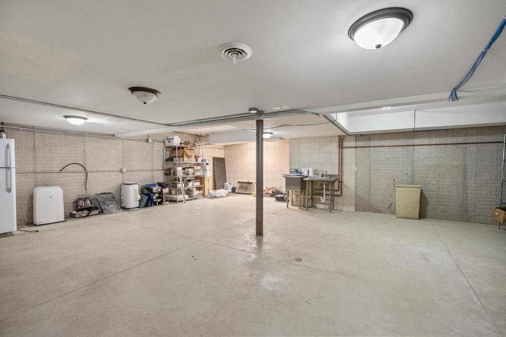 6352 N Lake Shore Drive Harbor Springs MI 49740