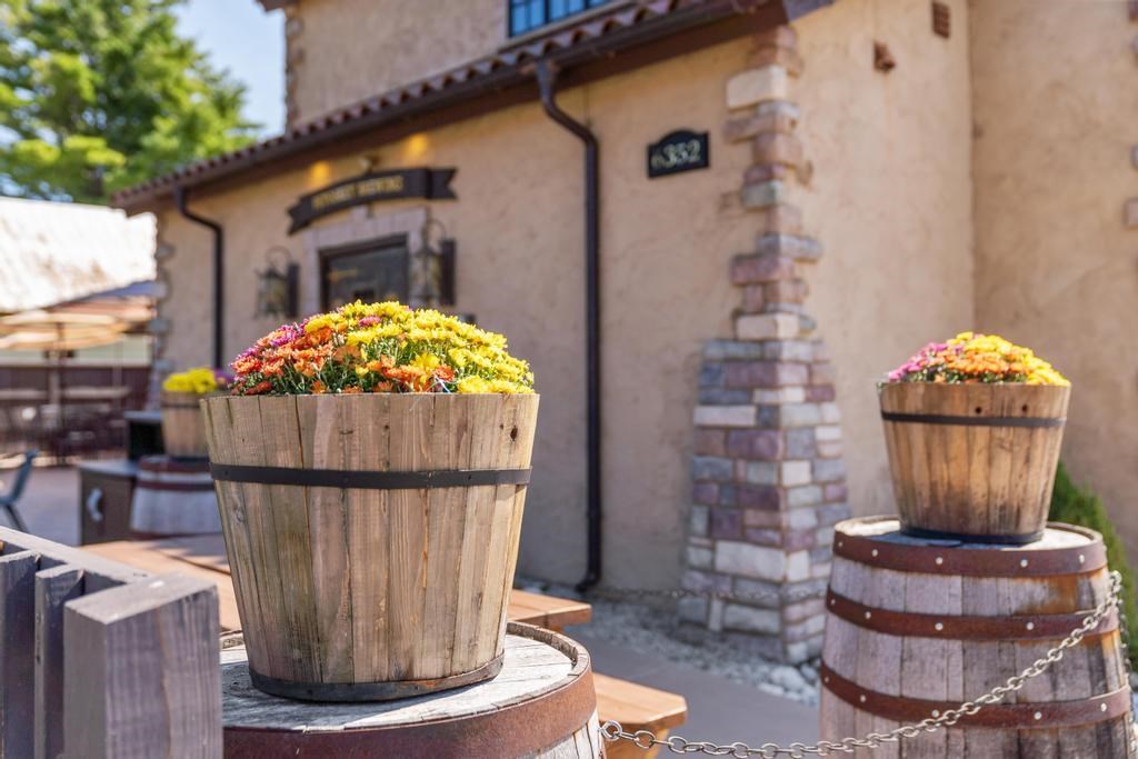 6352 N Lake Shore Drive Harbor Springs MI 49740