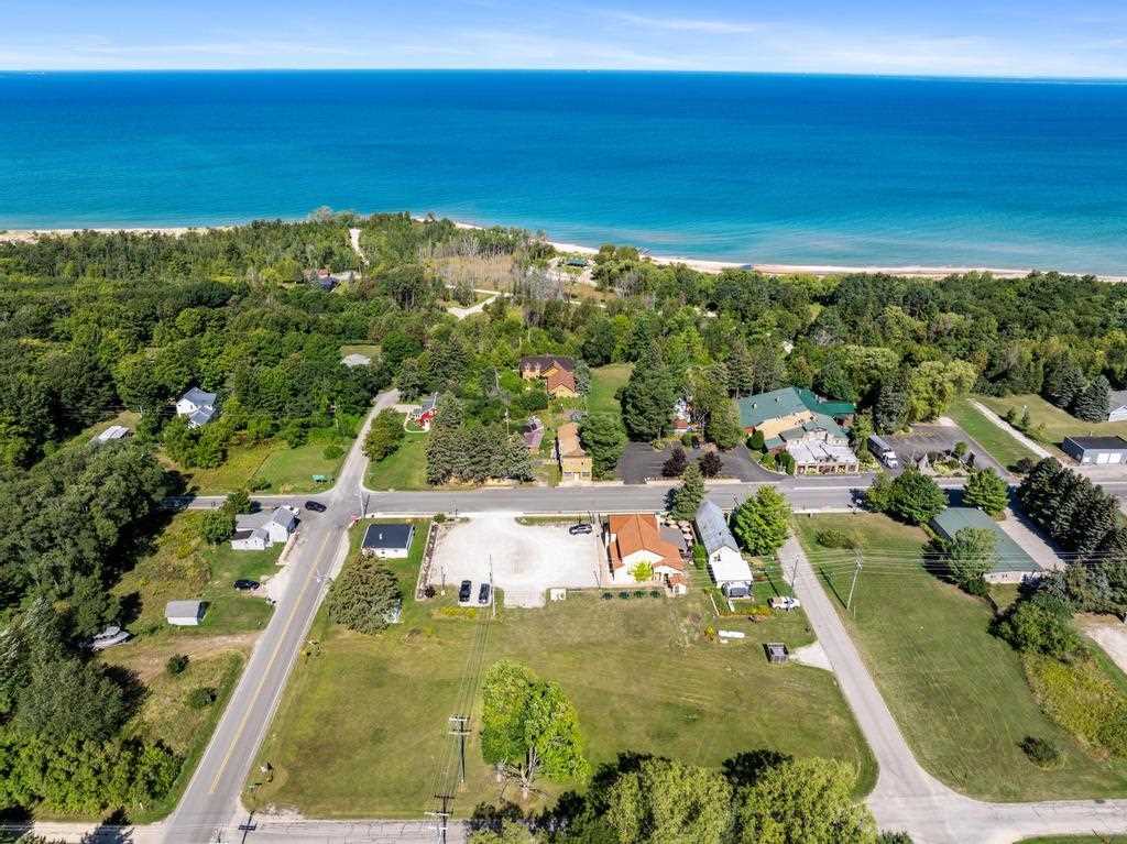 6352 N Lake Shore Drive Harbor Springs MI 49740