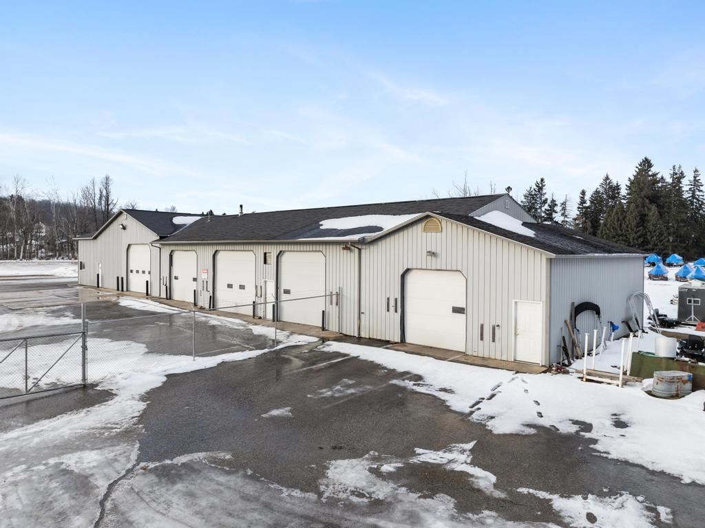 3859 Us-31 Brutus MI 49716