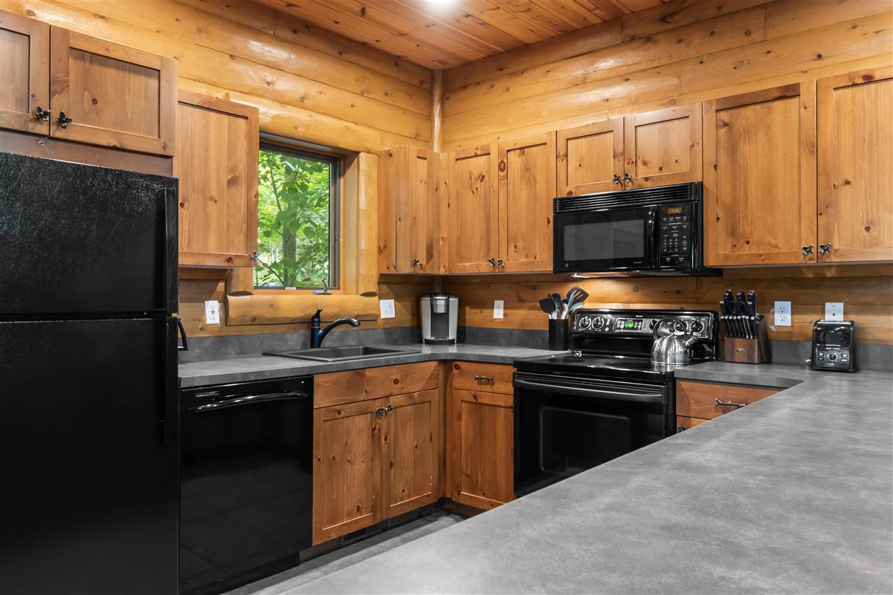 886 Cabin Drive Boyne City MI 49712
