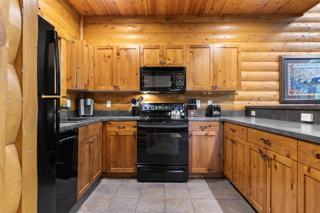 886 Cabin Drive Boyne City MI 49712