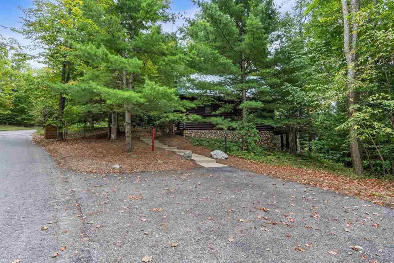 886 Cabin Drive Boyne City MI 49712