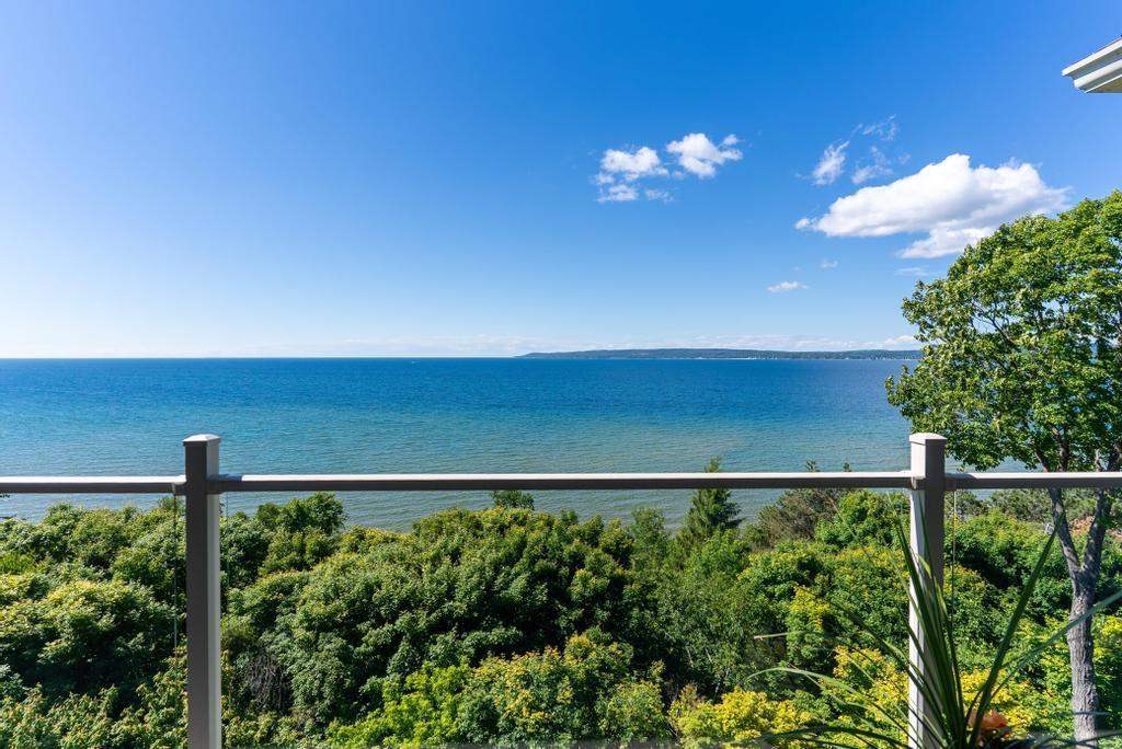 1142 Charlevoix Avenue Petoskey MI 49770