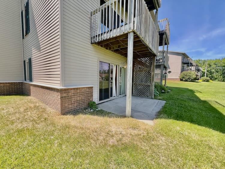 2067 Woods Lane Petoskey MI 49770