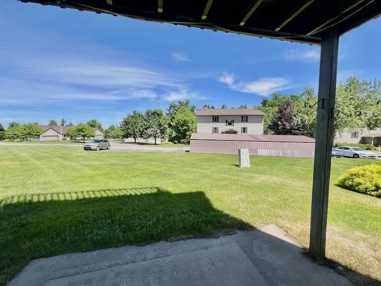 2067 Woods Lane Petoskey MI 49770