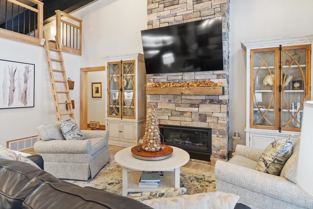 1815 Orchis Trail Petoskey MI 49770-8113