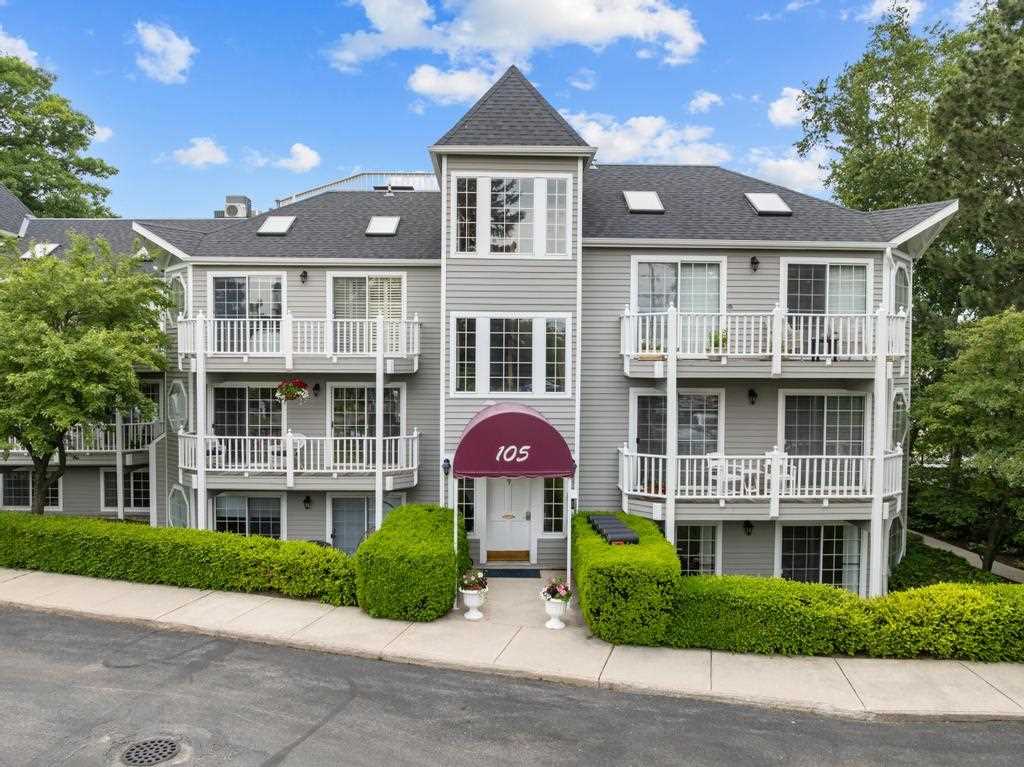 105 Park Avenue Charlevoix MI 49720