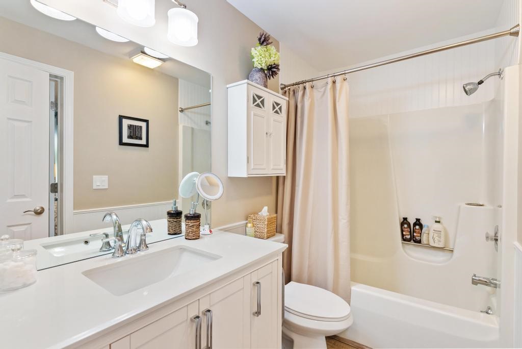 105 Park Avenue Charlevoix MI 49720