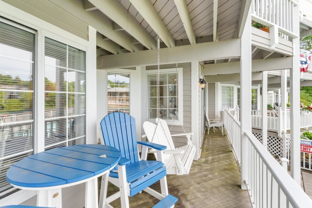 105 Park Avenue Charlevoix MI 49720
