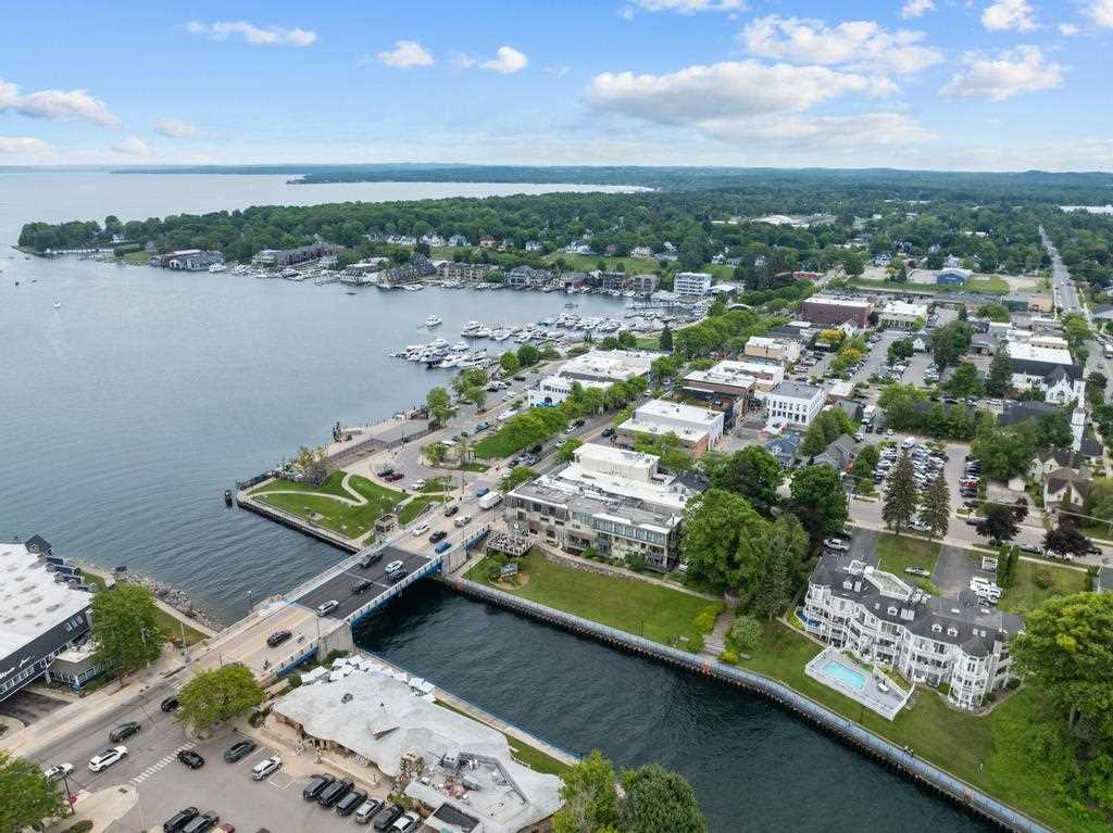 105 Park Avenue Charlevoix MI 49720