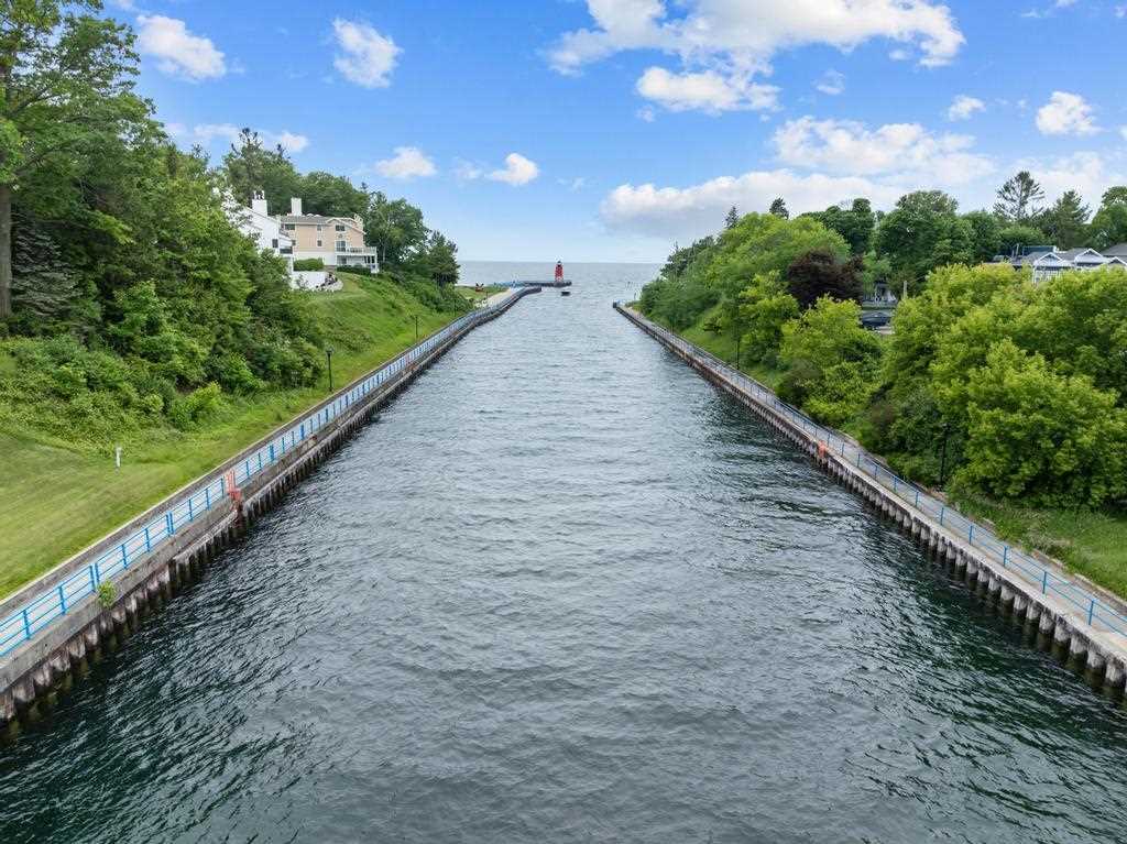 105 Park Avenue Charlevoix MI 49720