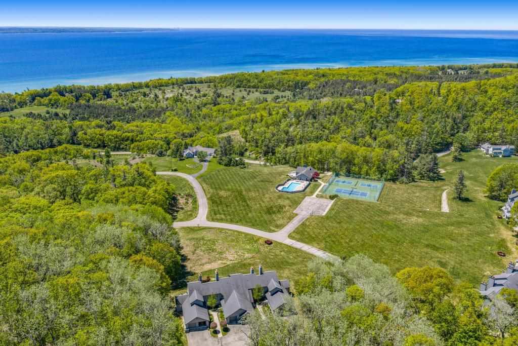 5365 Windward Passage Harbor Springs MI 49740