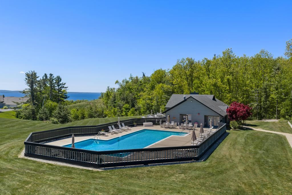 5365 Windward Passage Harbor Springs MI 49740