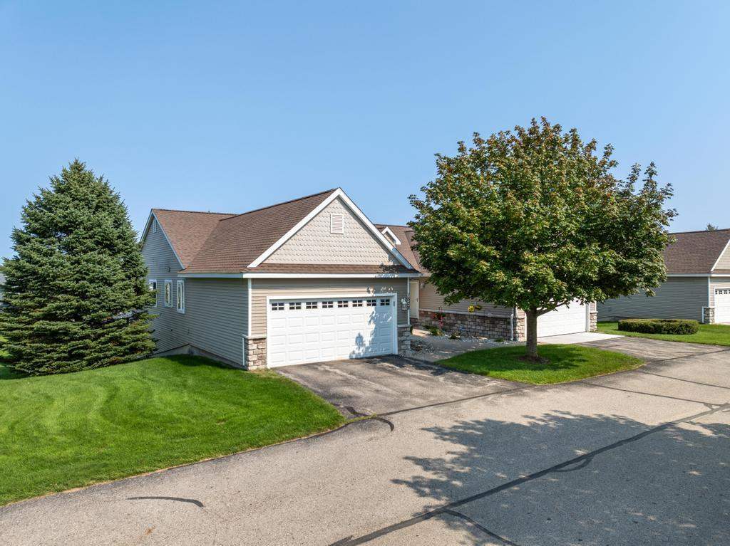 1528 Castle Drive Petoskey MI 49770