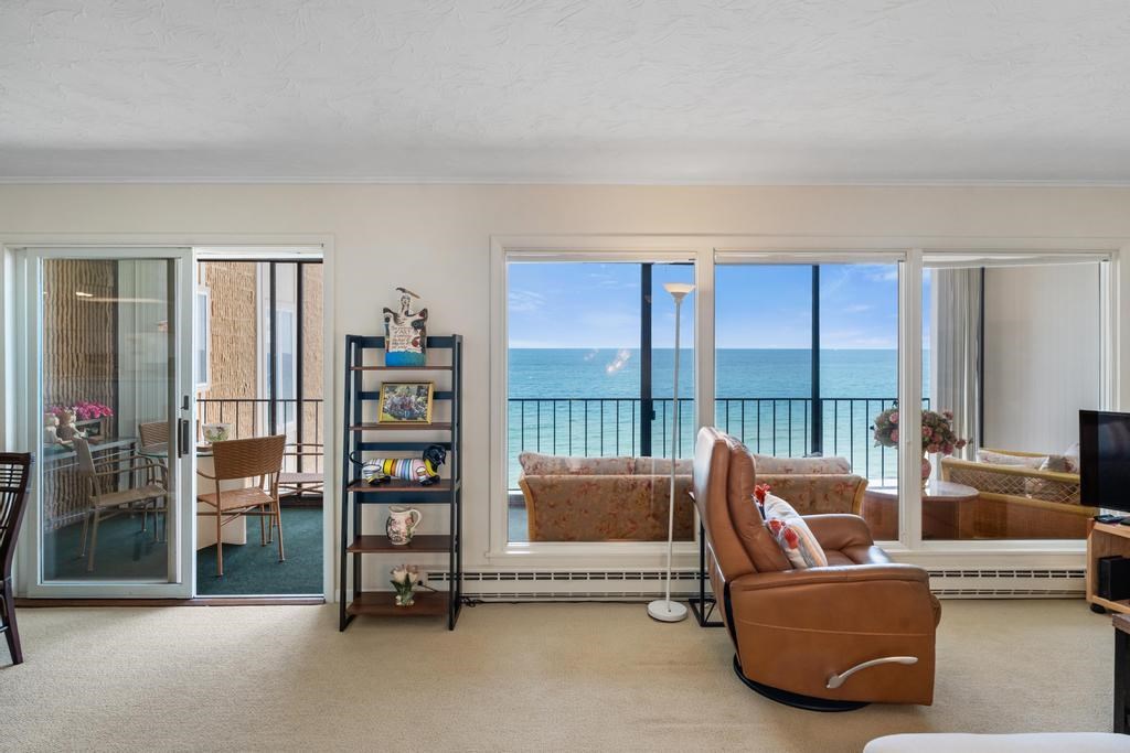 103 W Dixon Avenue Charlevoix MI 49720