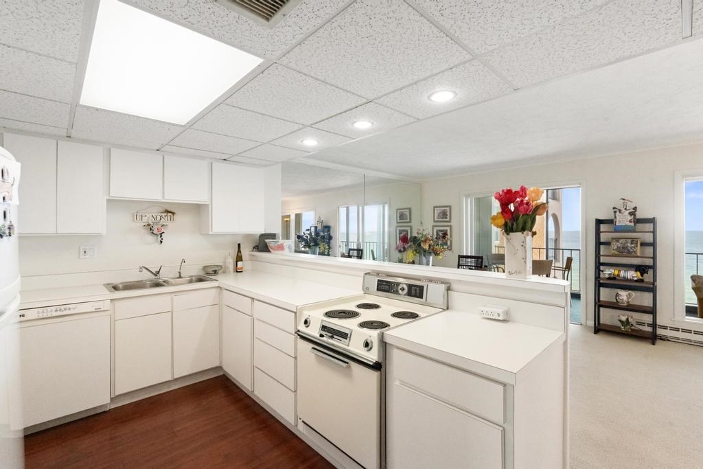 103 W Dixon Avenue Charlevoix MI 49720