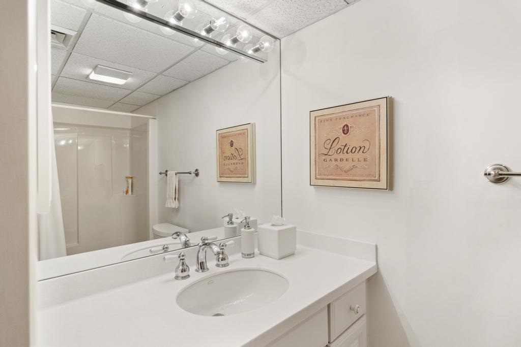 103 W Dixon Avenue Charlevoix MI 49720