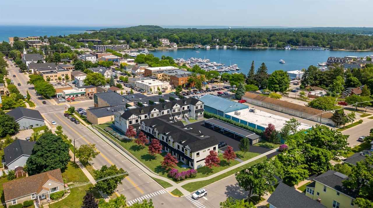 10 Uptown Lane Charlevoix MI 49720