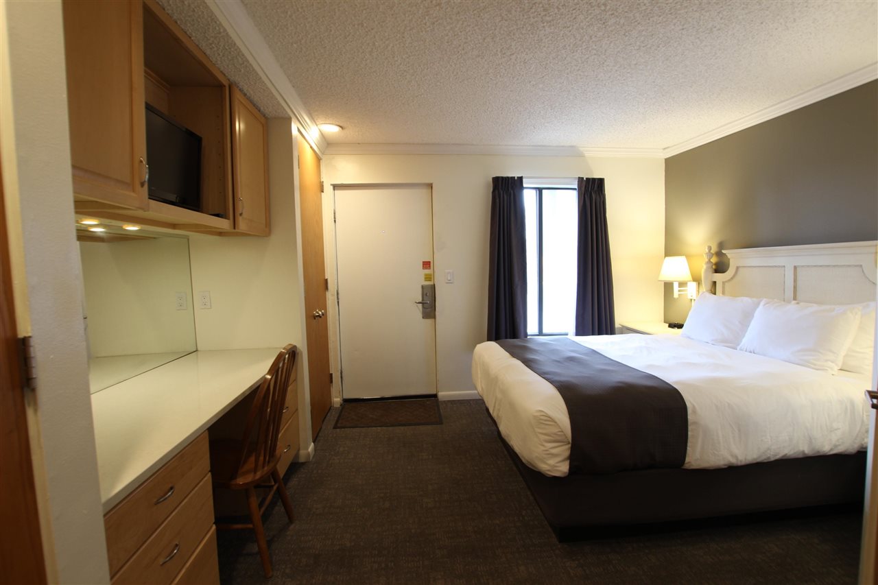 104 W Dixon Avenue Charlevoix MI 49720