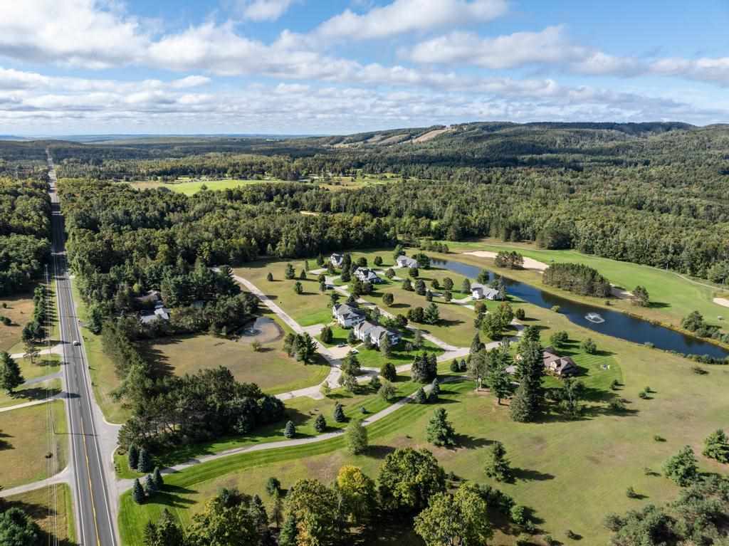 3880 Parkside Way Harbor Springs MI 49740