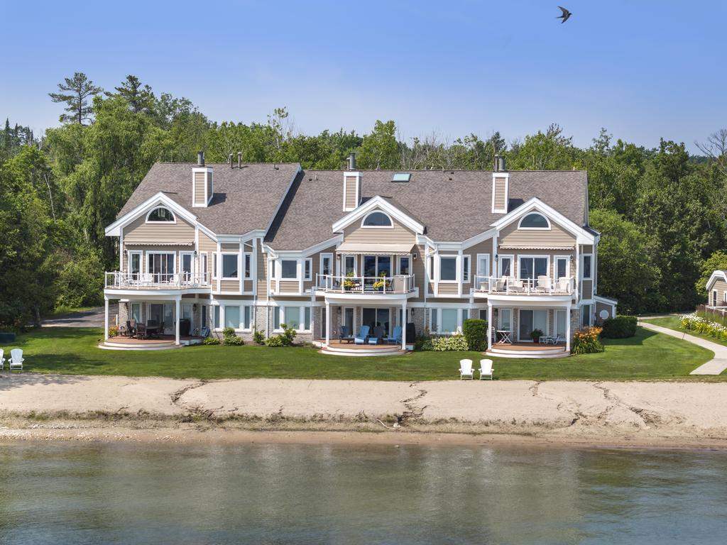 06020-27 Pine Lake Club Drive Charlevoix MI 49720