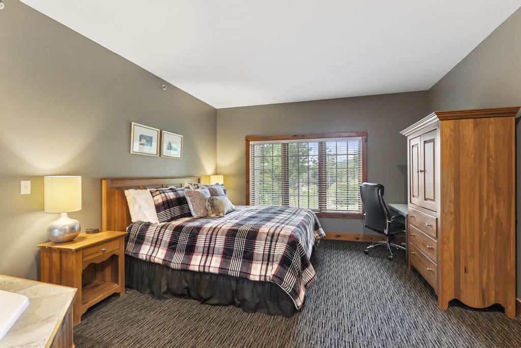 5165 Alpine Overpass Harbor Springs MI 49740